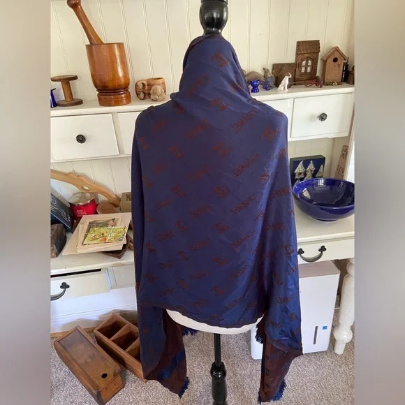 Chanel - Picture 3 of 5